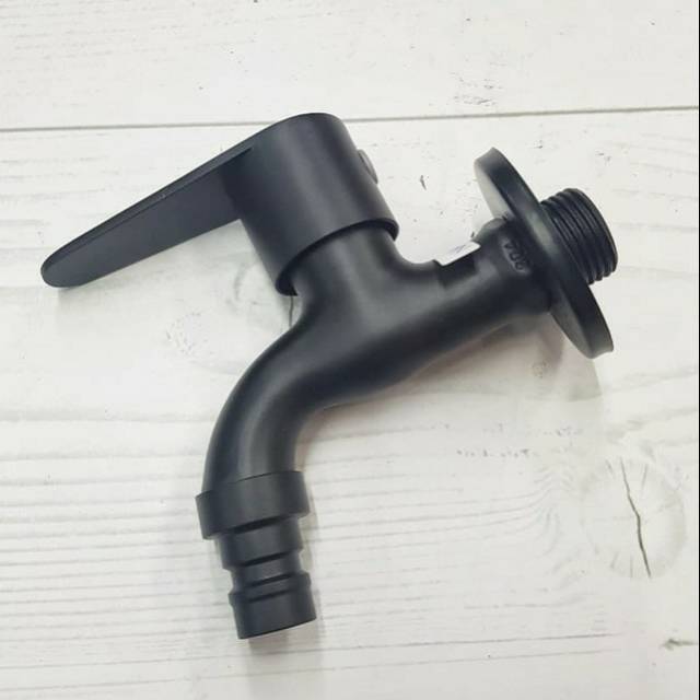 Kran Air Tembok & Kran Tembok Hitam