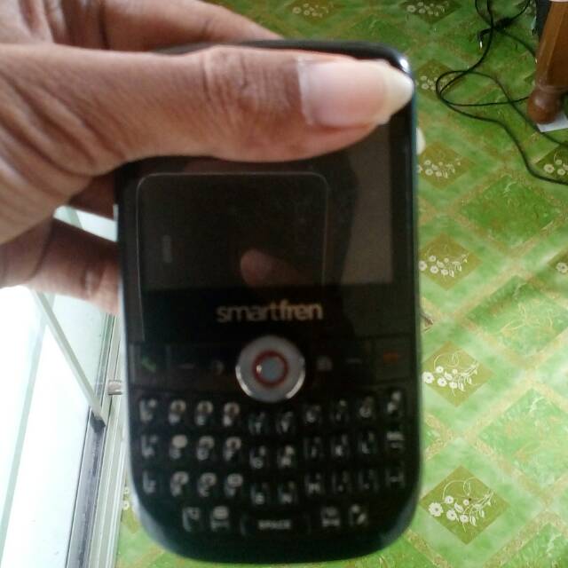 smartfren hp jadul tahan malu