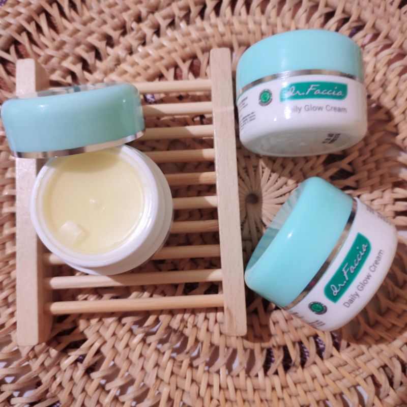 dr faccia daily glow cream / day cream plus spf 30 / cream siang pencerah wajah