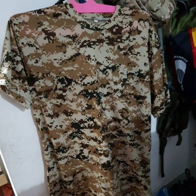Kaos loreng gurun.