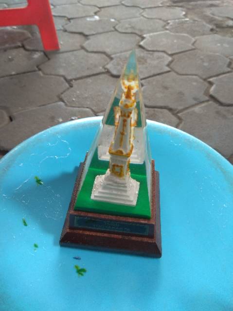 MINIATUR TUGU JOGJA LIMAS UKURAN KECIL 12x9x9 cm FIBERGLASS - DEKORASI RUMAH - SOUVENIR JOGJA MURAH