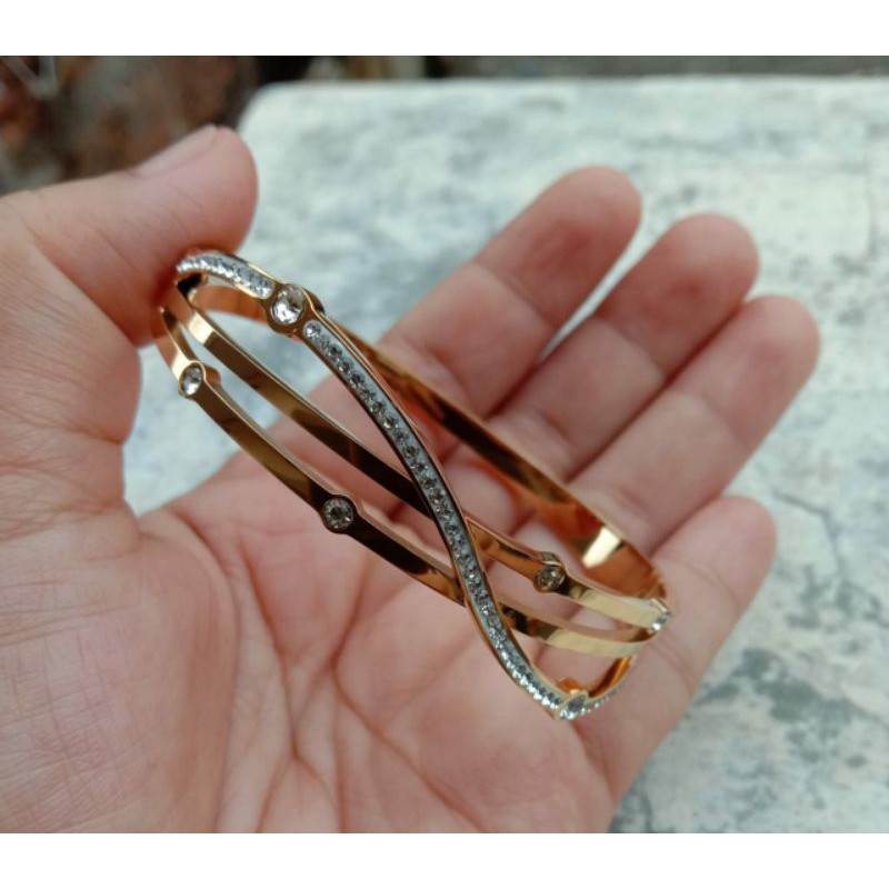 gelang titanium wanita terbaru stainlees stell