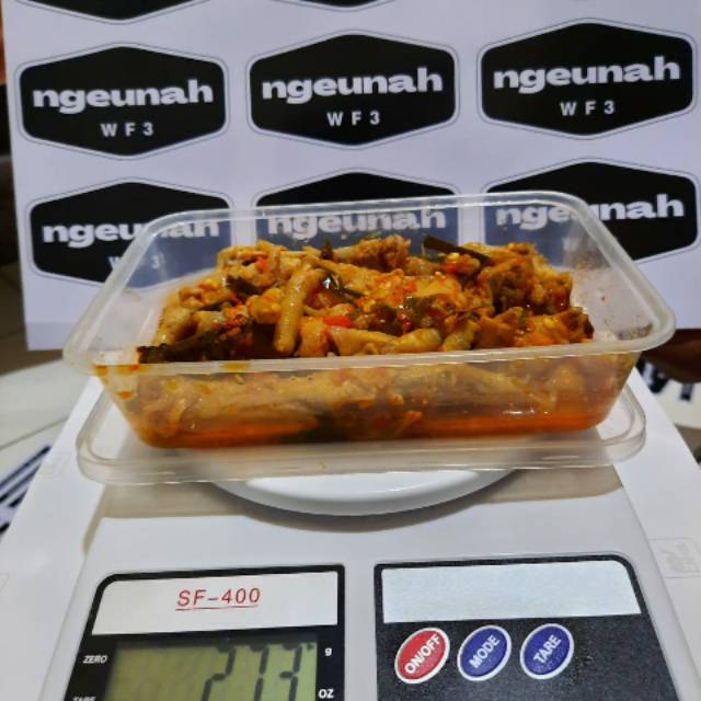 

Ceker Pedas " ngeunah " 250 gram ( 10 pcs ). Ready stok.