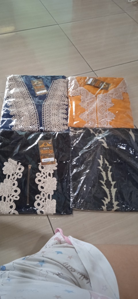 Seragam Batik Couple Pria & Wanita Terlaris