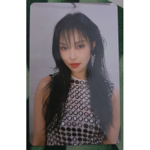Yuju Official Photocard