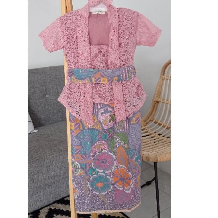 Model Baru.. Kebaya Bali brokat Anak rok panjang Maharani