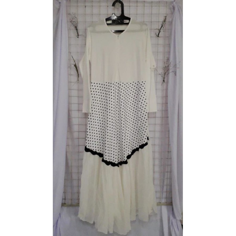 

Rvina.id White Polkadot