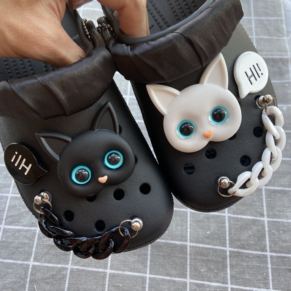 ✨shinyDIY✨Crocs jibbitz: aksesori cantik untuk sepatumu❤️Crocs 6 Pcs Aksesoris Kancing Rantai Ganda Warna Hitam Putih Untuk Sepatu Wanita#Sepatu Sneakers Wanita Model Lace-Up Warna Hitam + Putih