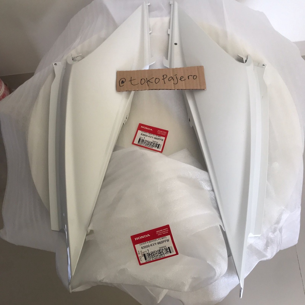 Cover Body Belakang Samping Putih Beat Karbu Original AHM