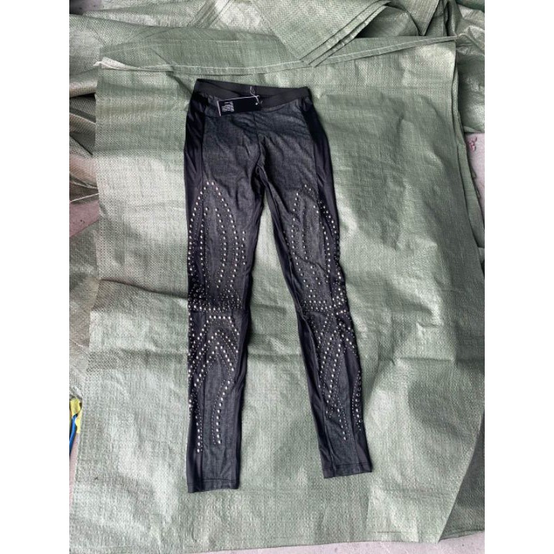 Celana Legging Import model sporty untuk olahraga dengan manik-manik