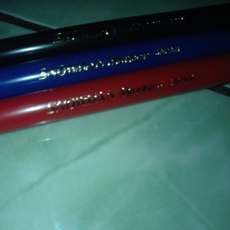 

ECER 1 spidol snowman warna merah, hitam dan biru