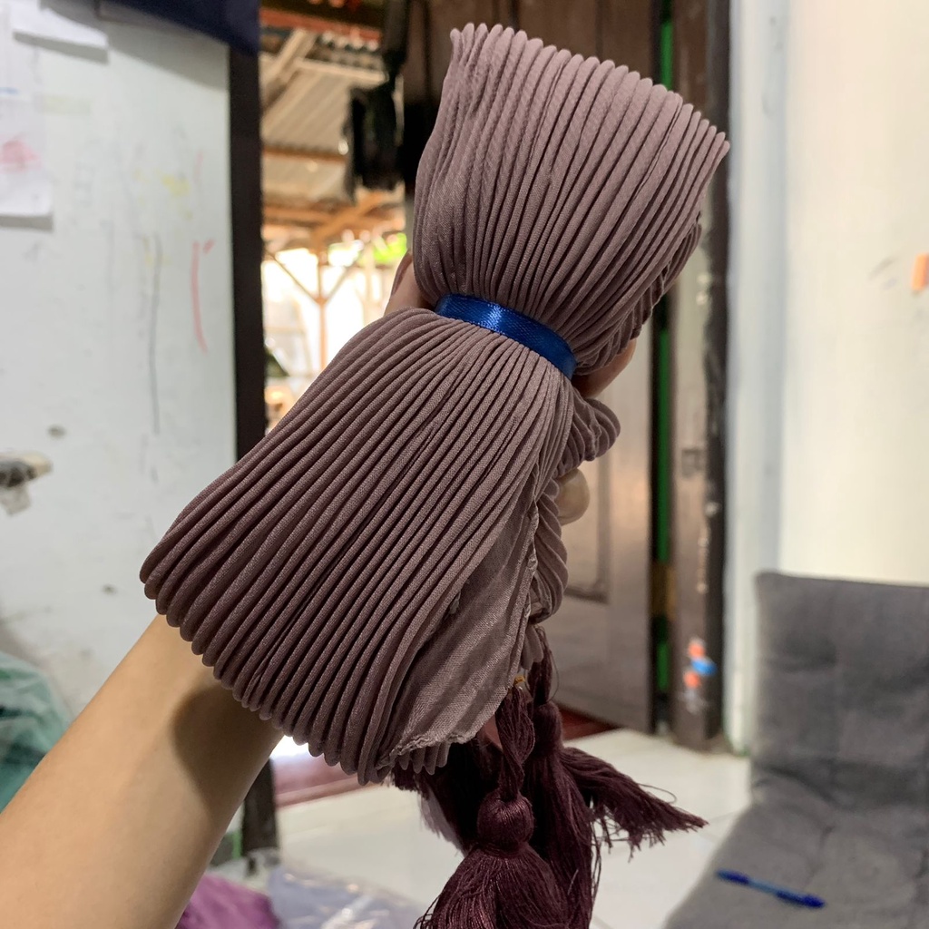 Jilbab Plisket Segiempat Bella Plisket Pleated Jambul Segiempat Plisket Jambul-COFFEE