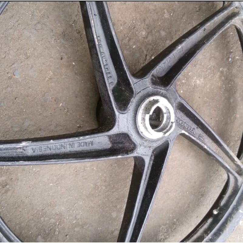 veleg racing depan revo absolut blade