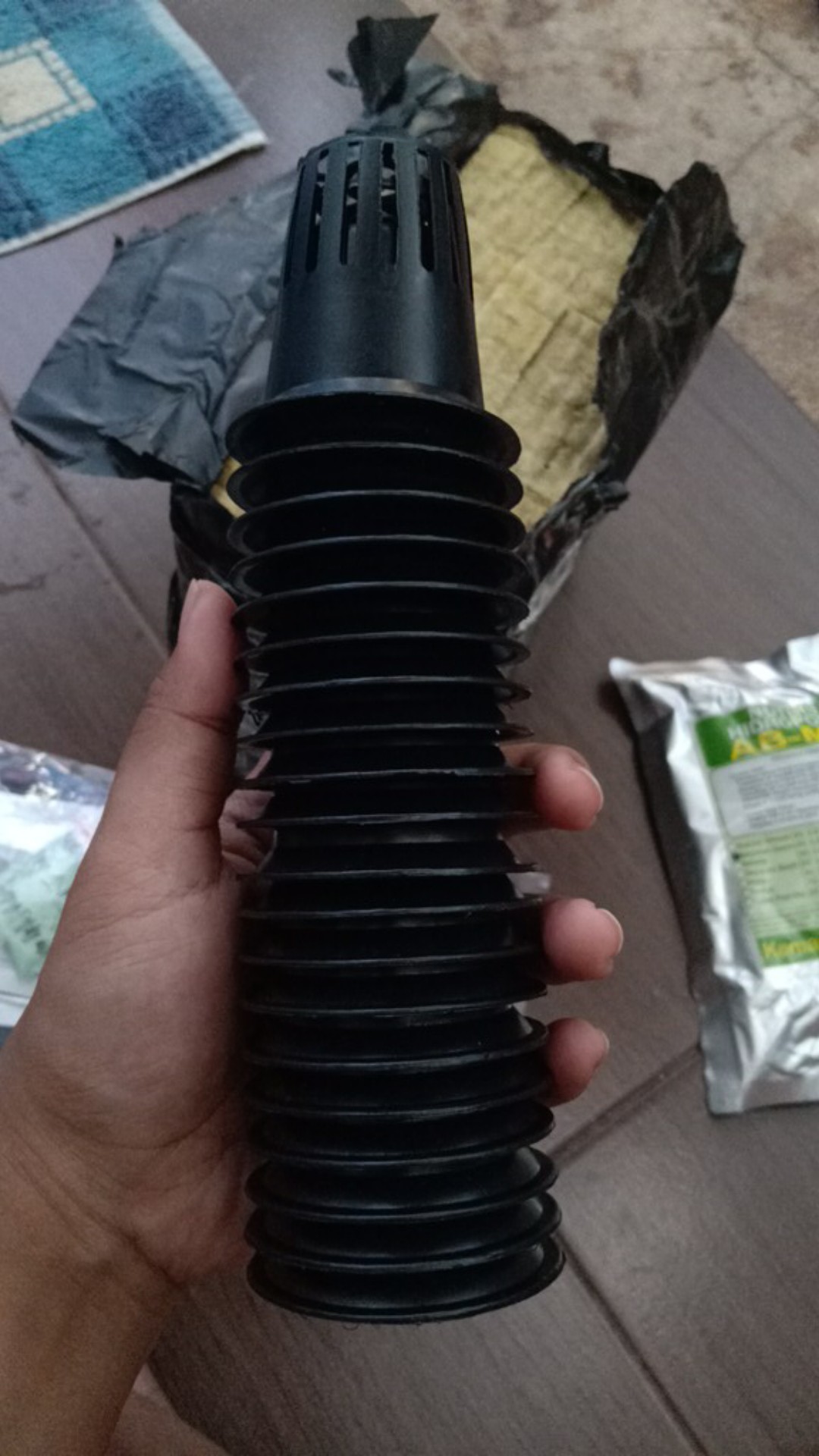 Netpot Hidroponik Hitam 5.7cm 5 Lubang