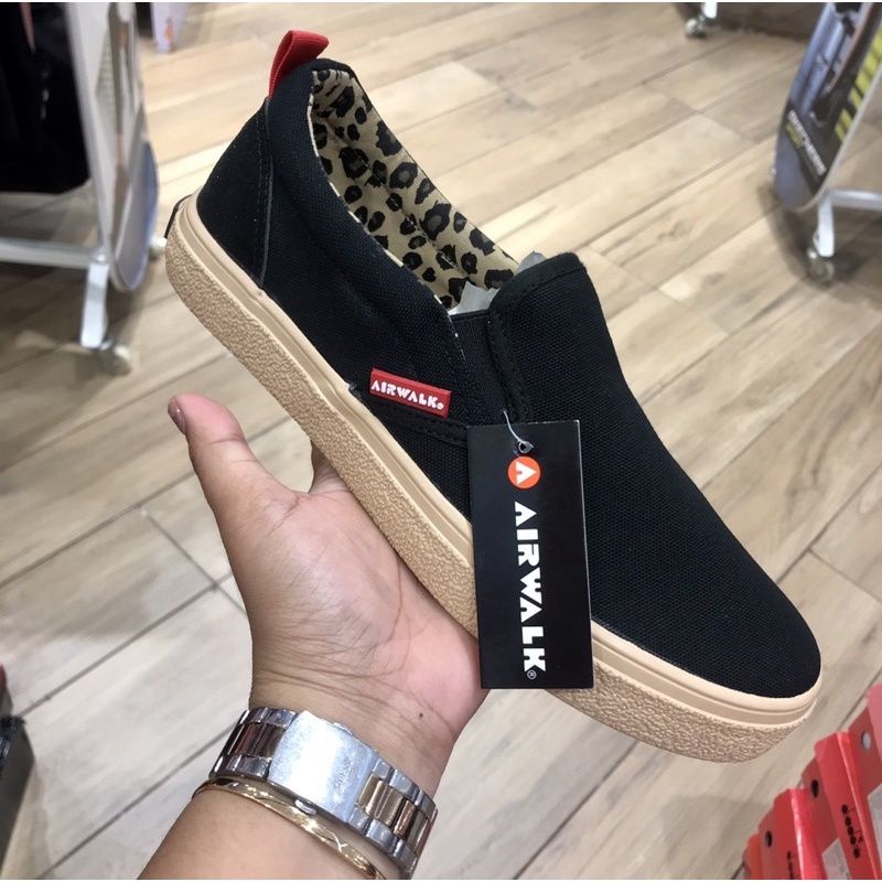 Airwalk Nia Black Sepatu slip on original