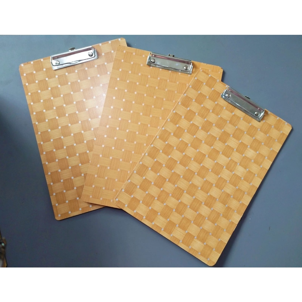

Clipboard Kayu Polos Dengan Klip Penjepit