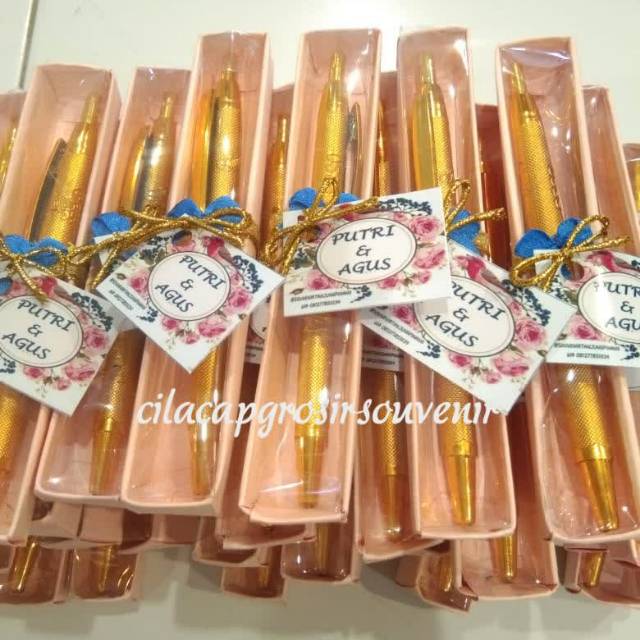 

Souvenir Pernikahan Murah Pulpen Emas Packing Box Mika Bening Minimal Order 100 Pcs