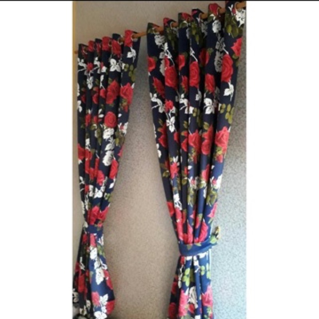 Gorden Blackout Hitam Bunga Merah