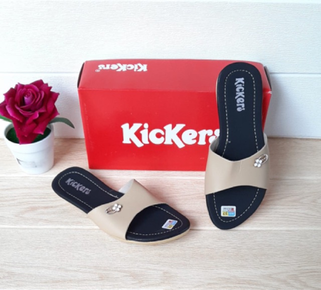 kickers cewek