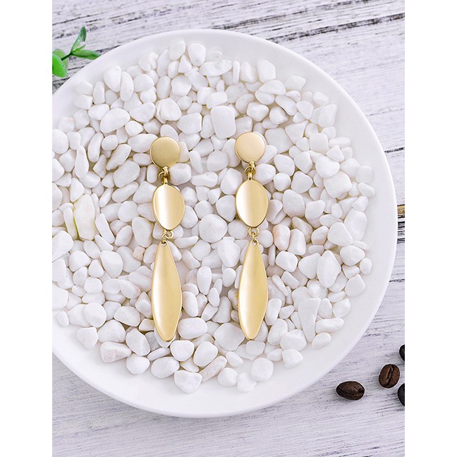 LRC Anting Tusuk Fashion Gold Alloy Curved Earrings F55304