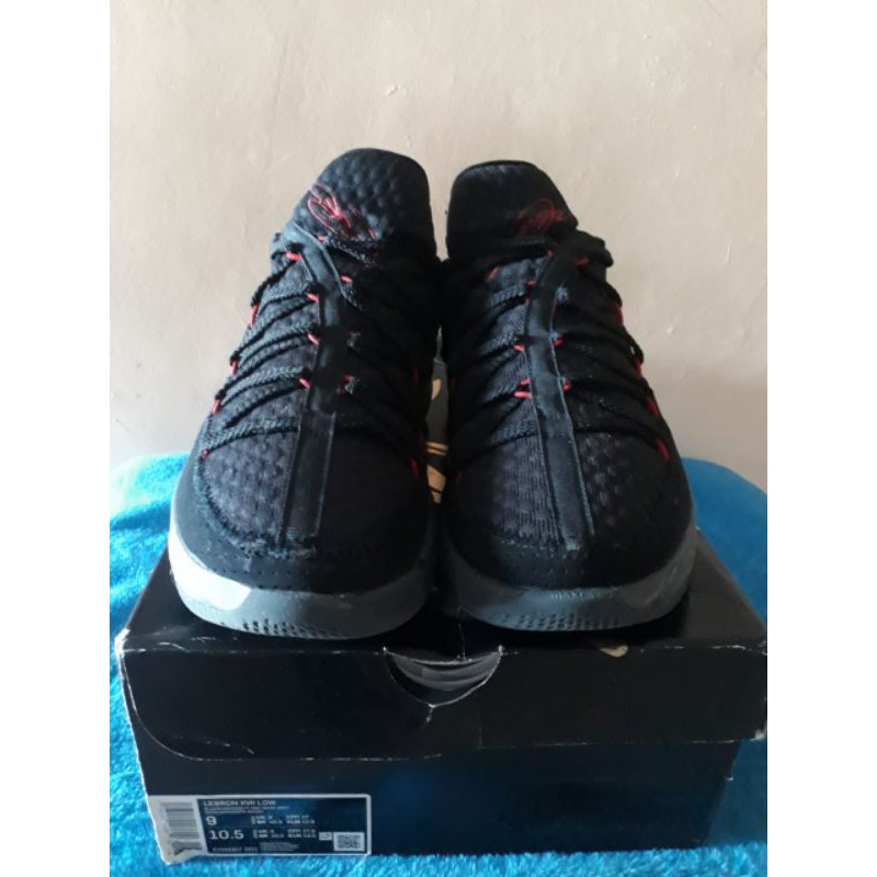 Nike Lebron XVII Low