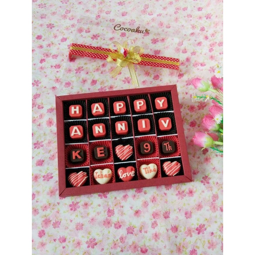 

Cokelat Anniversay / Coklat box / Coklat Ucapan (box mika 20 sekat)