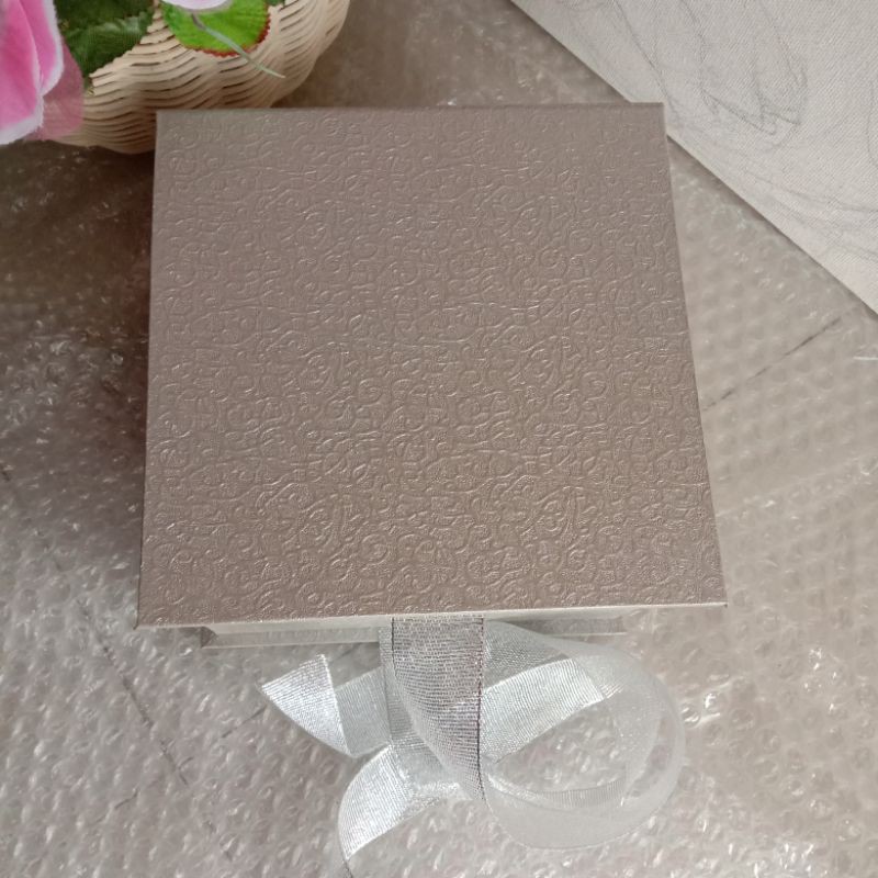 

hardbox buku laminasi 12x12x8