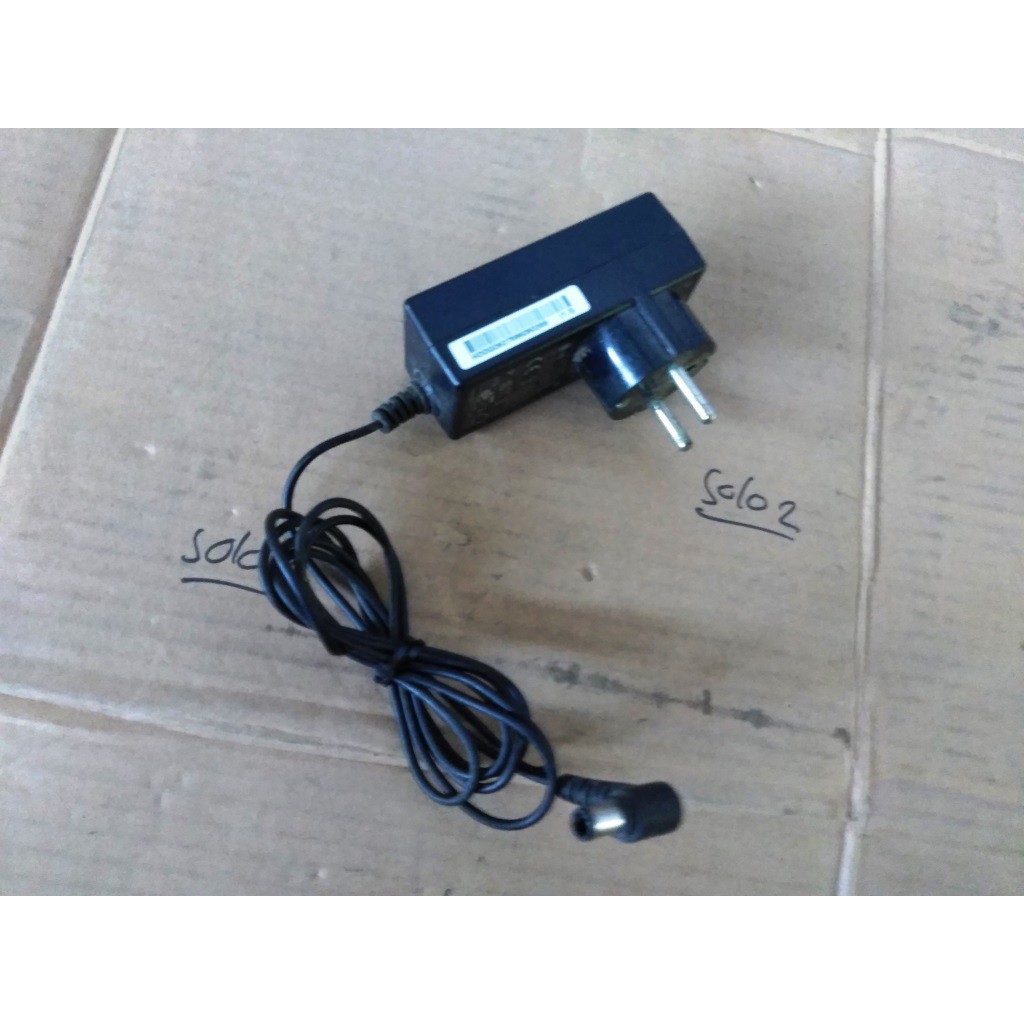 bekas Adaptor Monitor LED LG SWITCHING ADAPTER MODEL: ADS-40FSG-19 OUTPUT: 19V - 1.3A