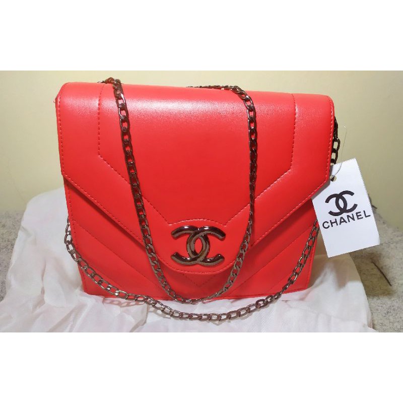 tas chanel merah