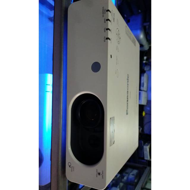 Proyektor panasonic