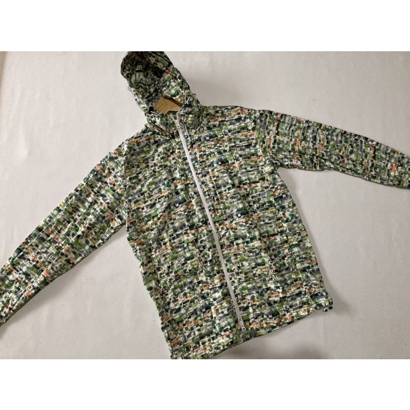 running jacket by design graniph