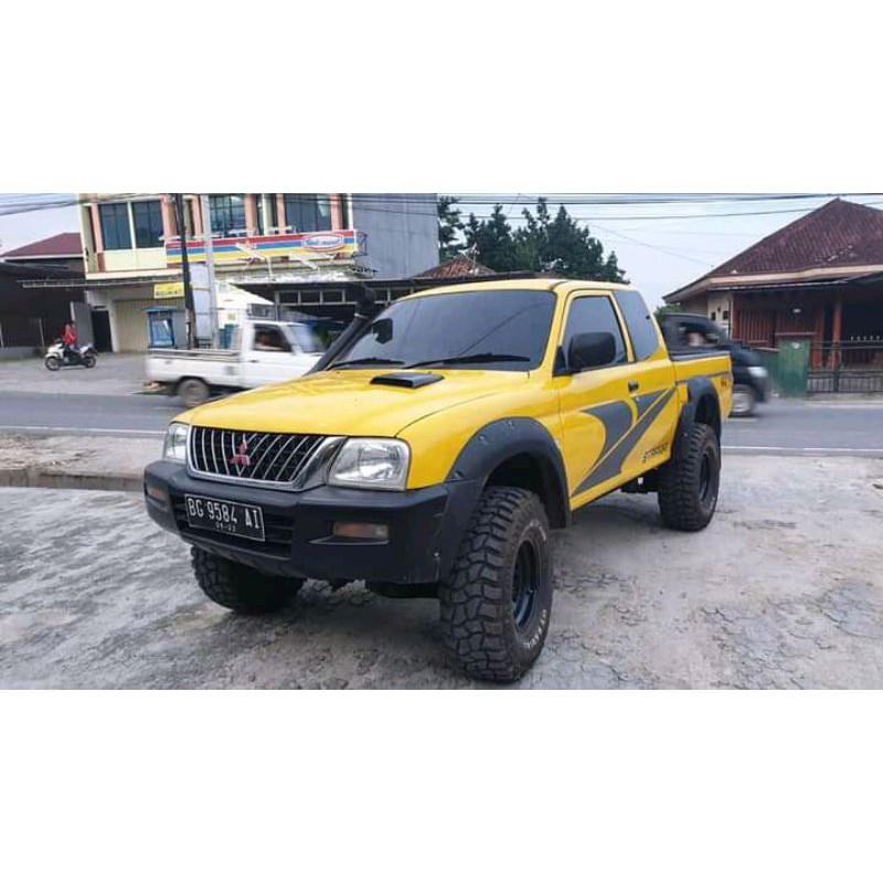 OverFender variasi baut L 200 Mitsubishi