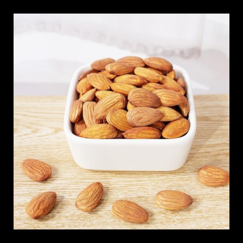 

NEW! KACANG ALMOND MENTAH GRADE A 1 KG / ALMOND ALMONESIA PALING MURAH