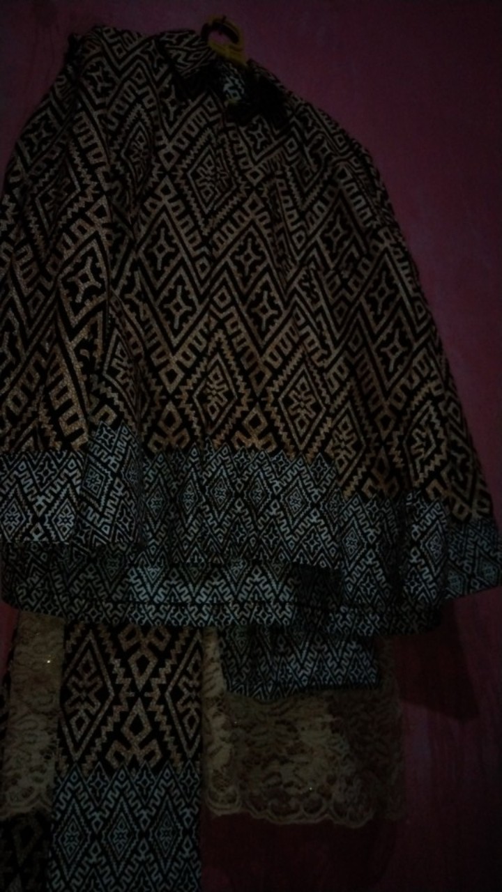 Couple Batik Wajik Lupita Brokat Lengan Panjang . Kebaya Couple Kondangan