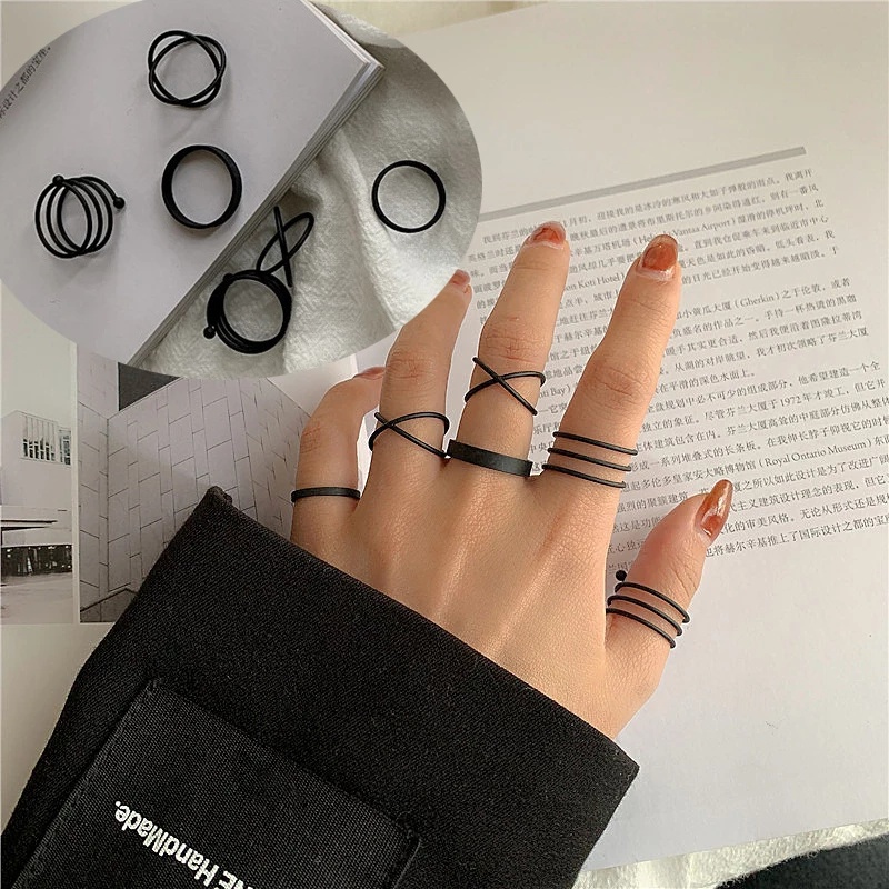 3 / 6Pcs / Set Cincin Jari Model Terbuka Tipis Dapat Disesuaikan Warna Hitam Gaya Vintage Punk Untuk Hadiah