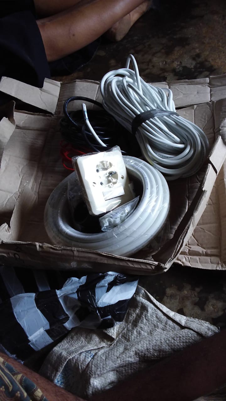 Fiting Plafon E27 Broco Hitam