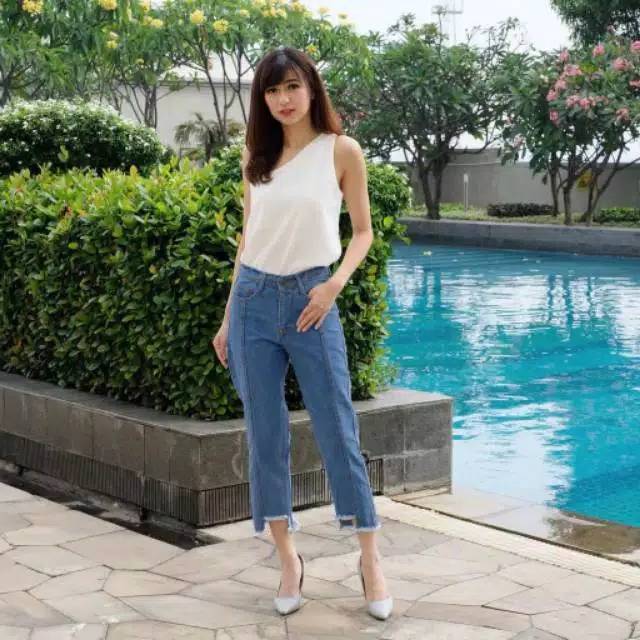 SALE Boyfriend Jeans Hannanosa / Jeans Wanita