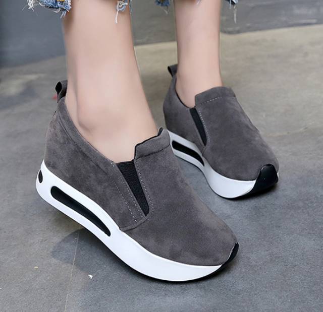 Sepatu wedges wanita import