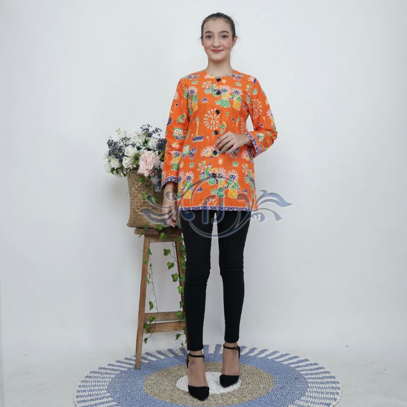 Atasan Blouse Batik Motif Ondel-Ondel