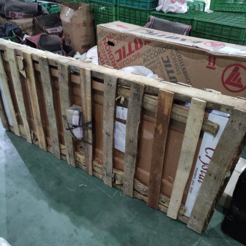 

Palet kayu / Tambahan Keamanan Paket