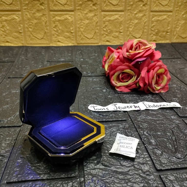 Kotak Cincin Hitam untuk Berlian/Emas Perak Cowok Pria Laki-Laki Mewah