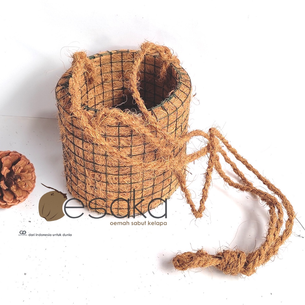 pot anggrek pot gantung serabut kelapa pot ramah lingkungan pot unik handmade by oesaka