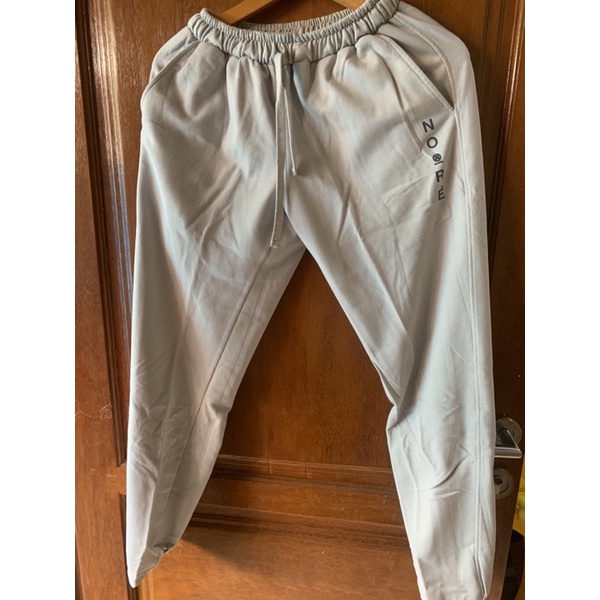 Celana Olahraga Noore