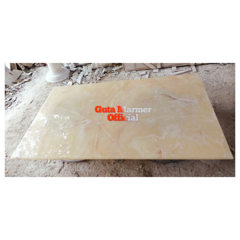 Daun Meja Minimalis Batu Onix Motif Kekuningan Glosy Mengkilat Rapi Ukuran 180x100Cm