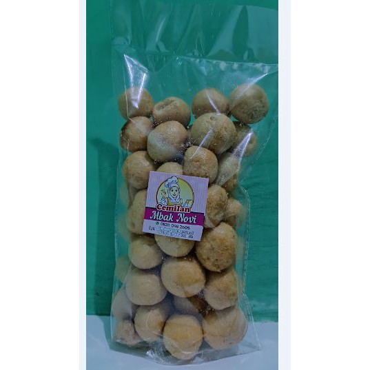 

Aneka Snak & Cemilan Kerupuk Ikan Tenggiri