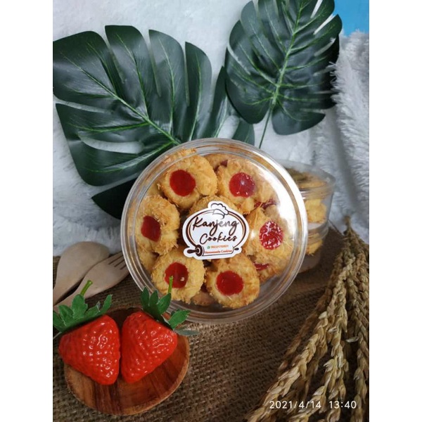 

kue kering Thumbprint strawberry