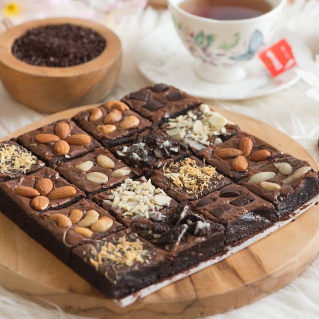 

Brownies puzzle 16 bites