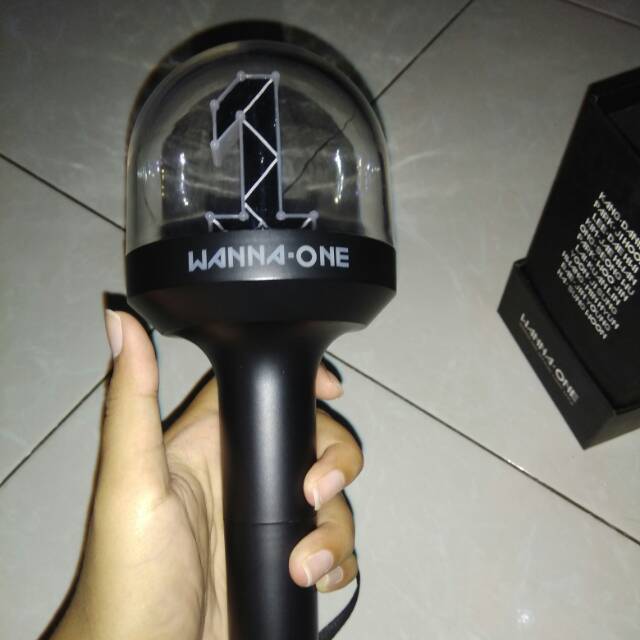 OFFICIAL LIGHTSTICK WANNA ONE (preloved)