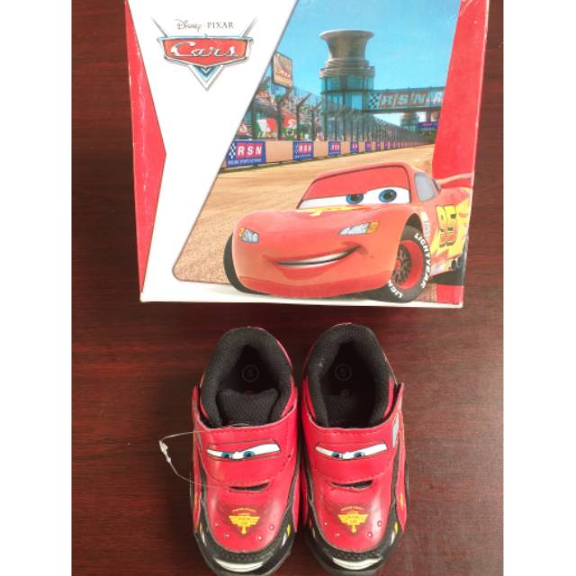 

Sepatu disney anak Cars NEW! Murah. FREE Bubble wrap tebal supaya dus tidak pesok