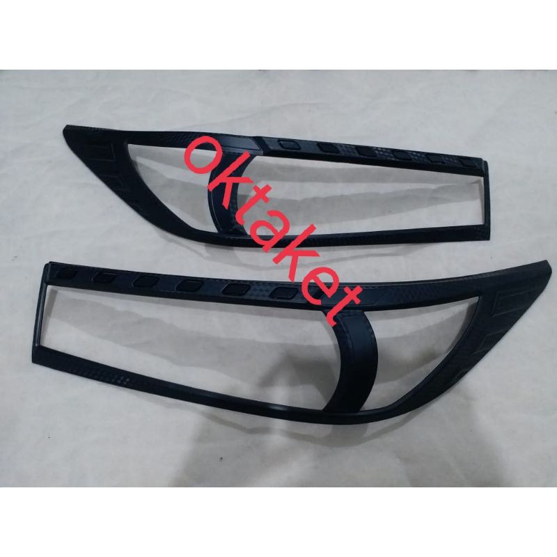 Garnish lampu depan all new innova 2016/ head lamp garnish  Hitam Chrome Carbontivo